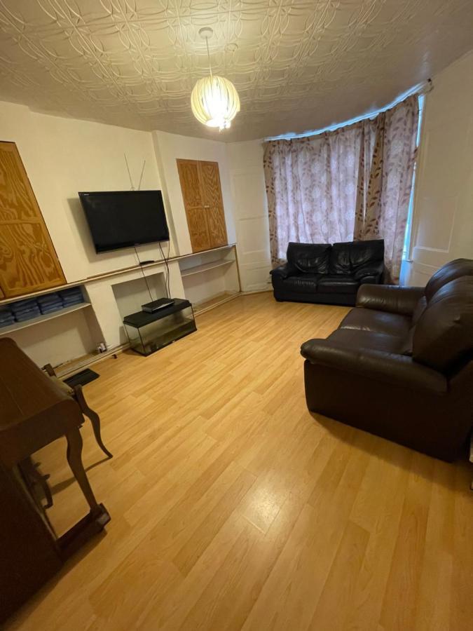 Alloggio in famiglia Elmdene Road - Large Londra